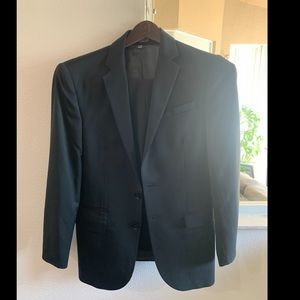 Express men’s photography fitted suit.